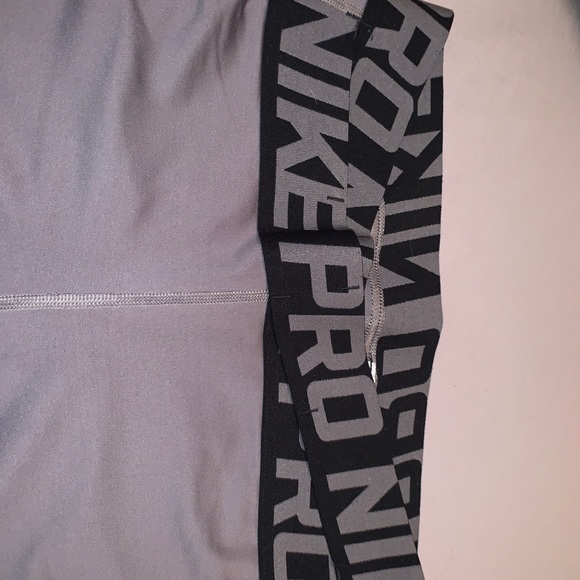 Nike Pro Leggings - Picture 3 of 4